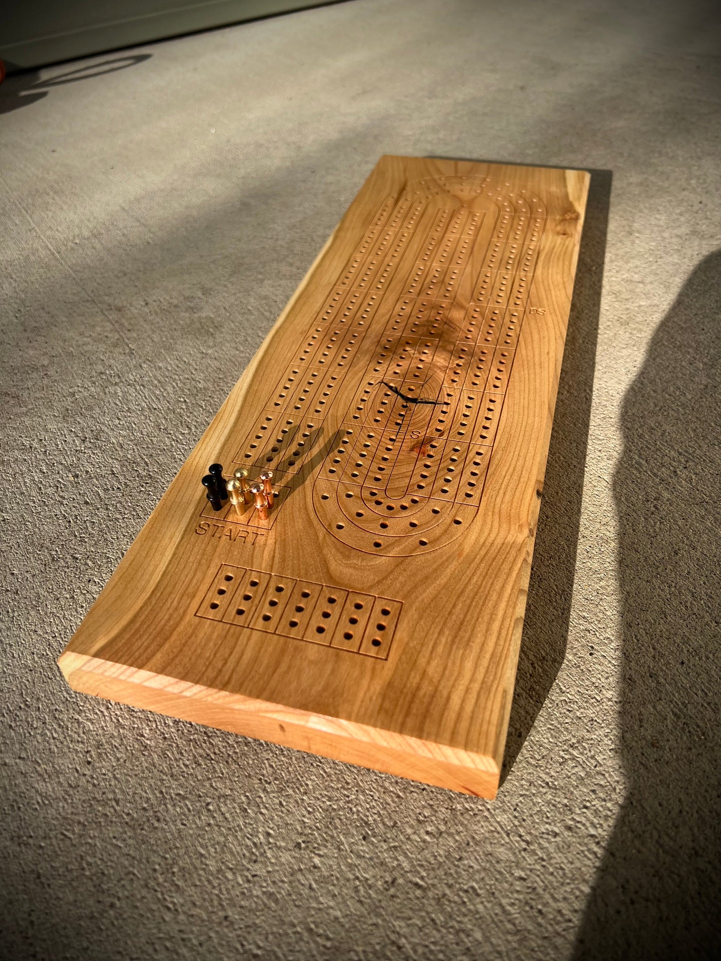 Cribbage board