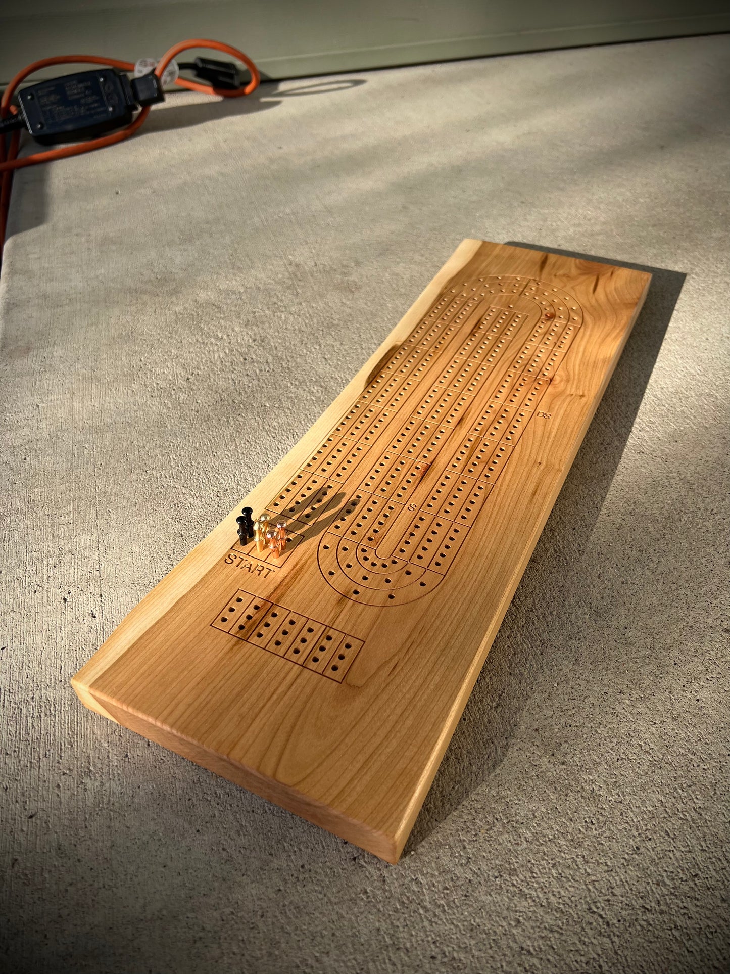 Live Edge Cribbage Board